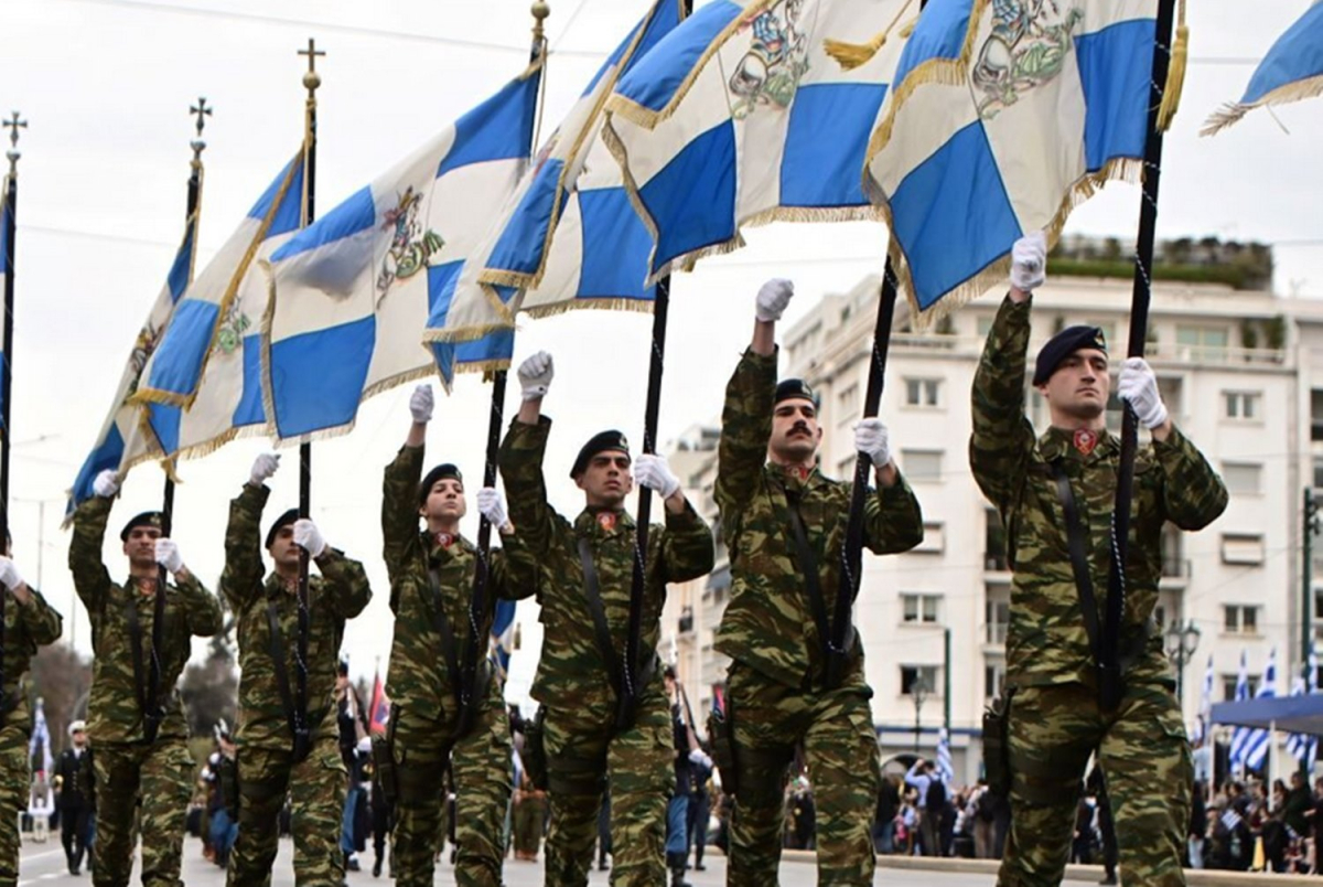 25η Μαρτίου: Εντυπωσιακή η μεγάλη στρατιωτική παρέλαση στην Αθήνα