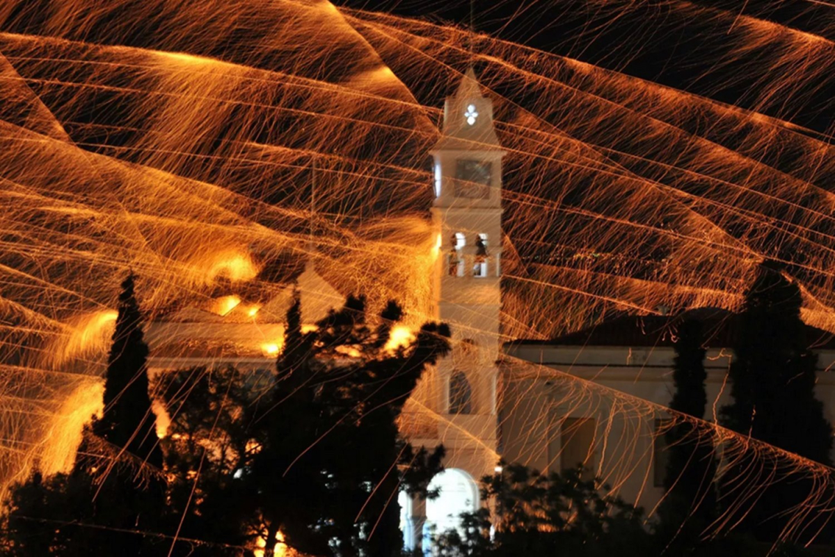 Χίος: Πάσχα με άρωμα μαστίχας και φαντασμαγορικά έθιμα!