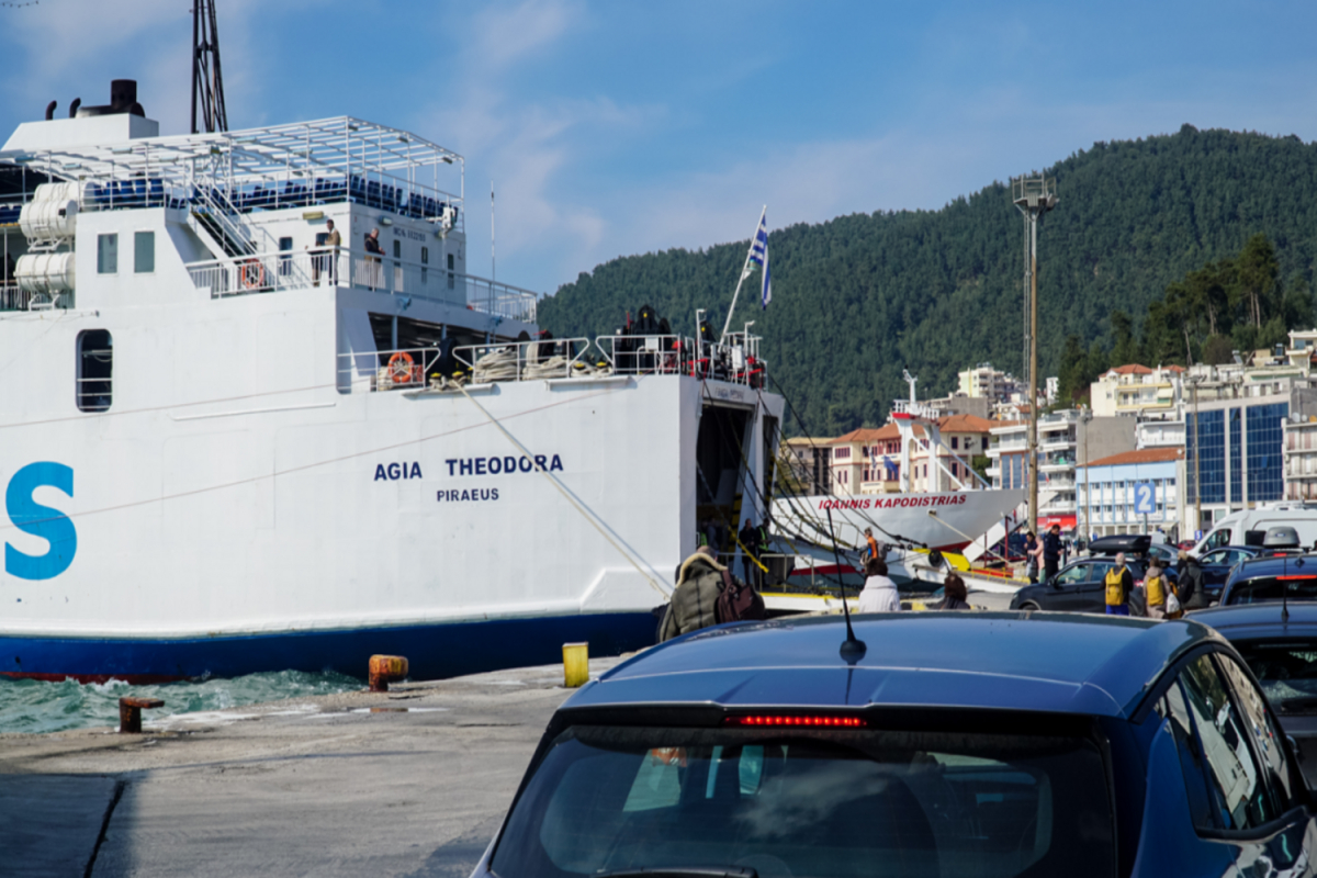 Έξοδος Πάσχα: Γεμάτα τα καράβια για τα νησιά