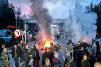 Έτοιμοι κι ανυποχώρητοι πριν το «τετ α τετ» οι αγρότες: Προαναγγέλλει κι άλλο «βήμα» ο Αυγενάκης