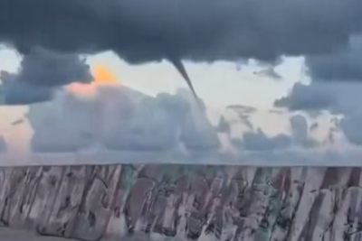 Υδροστρόβιλος εμφανίστηκε στη Σάμο – Εντυπωσιακές εικόνες