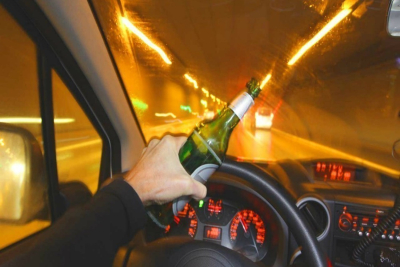 Λέσβος: Πιο επικίνδυνος οδηγός δεν γίνεται... Μεθυσμένος, τράκαρε 2 φορές, τραυμάτισε και εγκατέλειψε..