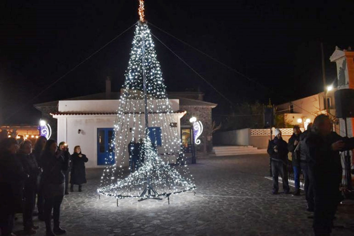 Ανάβει το Χριστουγεννιάτικο Δέντρο - Η Χριστουγεννιάτικη Παραμυθοχώρα στα Ψαρά!