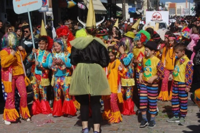 Σάμος: Οι προετοιμασίες του Καρλοβασίτικου Καρναβαλιού συνεχίζονται με αμείωτο ρυθμό!