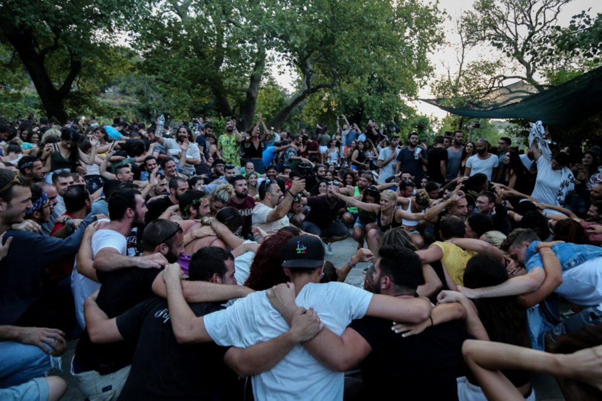 «Νικαριά μου, Νικαριά μου»: Ιστορίες από τα πανηγύρια της Ικαρίας