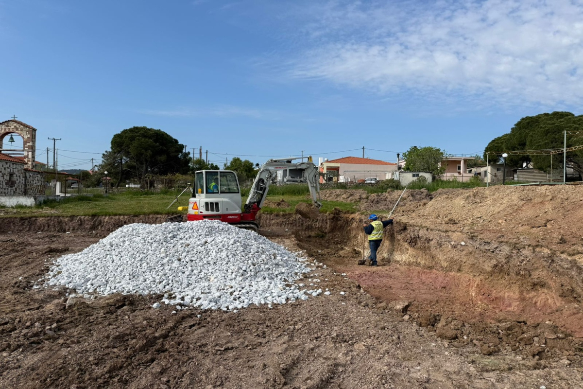 Λέσβος: Έπεσαν οι υπογραφές, ξεκίνησαν τα έργα: Νέες παιδικές χαρές στη Δ.Ε. Λουτρόπολης Θερμής!