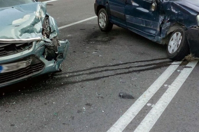 Λέσβος: Τροχαίο στην περιοχή της Θερμής , σύγκρουση ΙΧ με τραυματισμό.