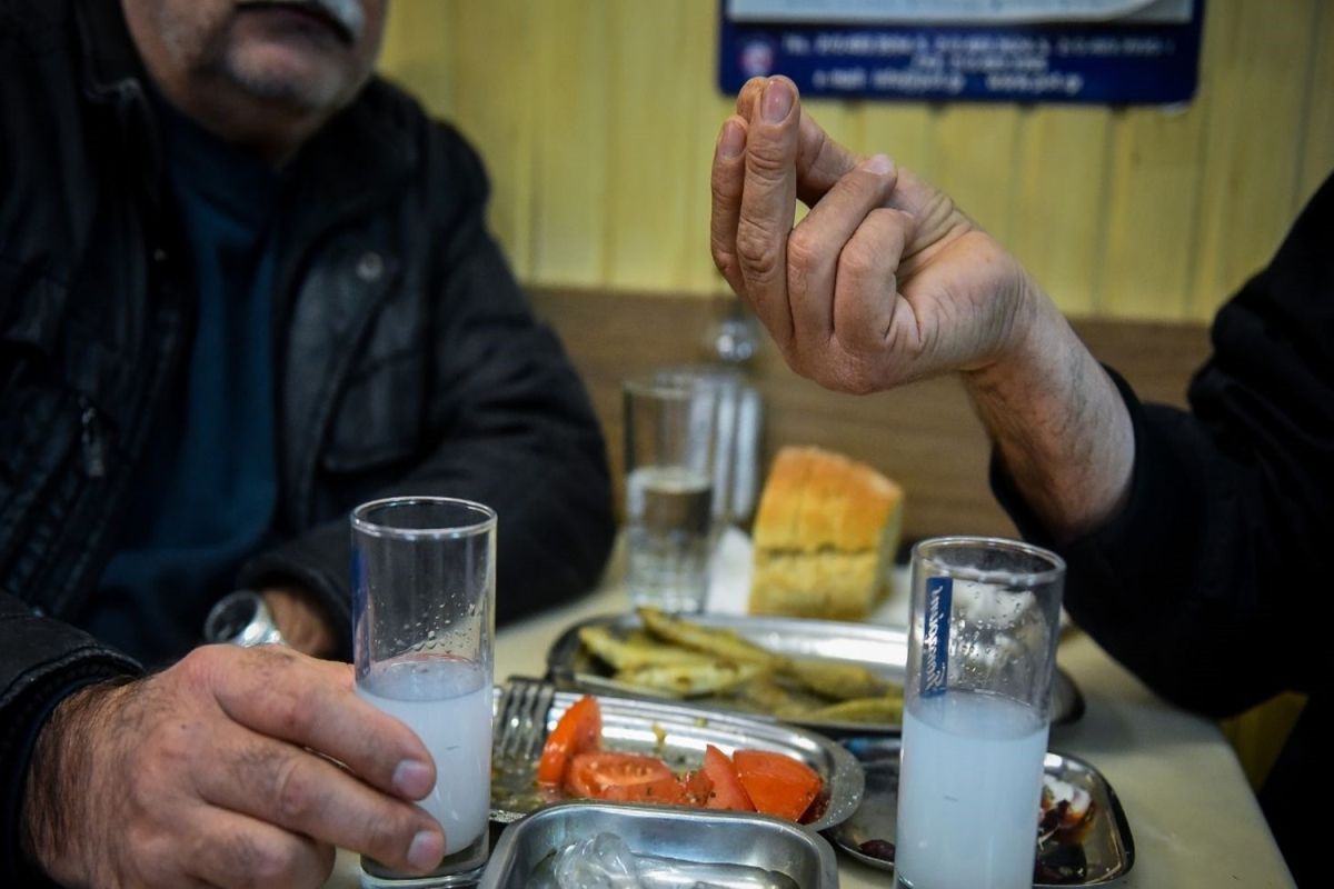 Λέσβος: Ηλικιωμένος έκοψε με σκεπάρνι τη μύτη για ένα… πείραγμα