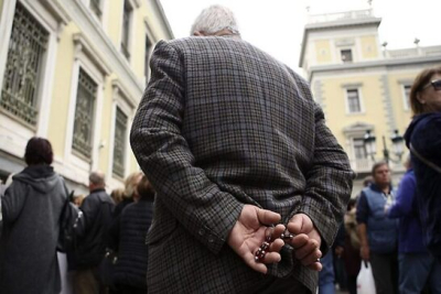 Έκτακτη ενίσχυση 300 ευρώ σε «αδικημένους» συνταξιούχους - Αυτόματα στους λογαριασμούς το επίδομα