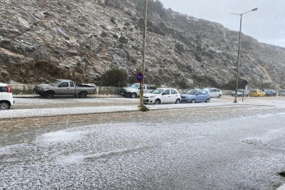 Χαλαζόπτωση στην Ικαρία, ζημιές σε αυτοκίνητα (pics-vid)