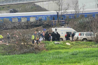 Τέμπη: Ανατριχιαστικές στιγμές από την ανάσυρση των νεκρών.