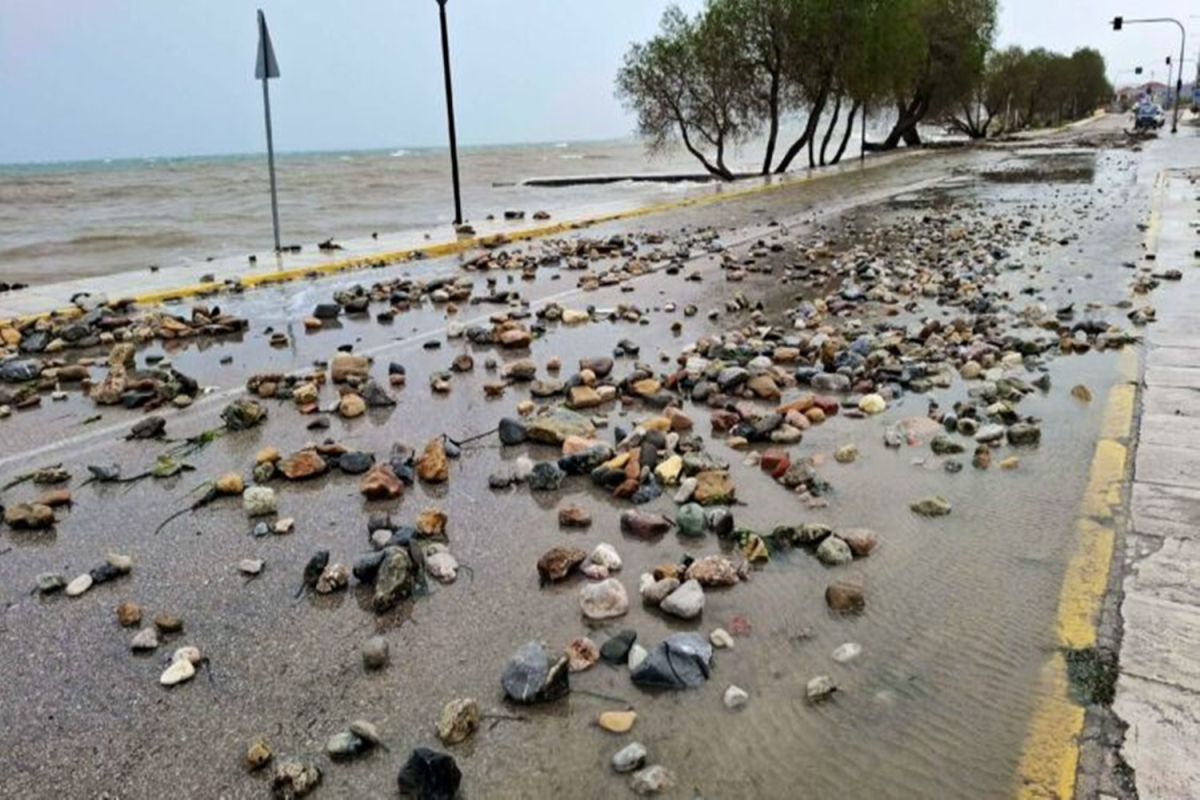 Σαρωτικό το πέρασμα της κακοκαιρίας από τη Χίο – Ζημιές σε οχήματα στο αεροδρόμιο (pics)