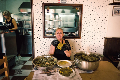 Κουτσομύτης: Γεύσεις με μεράκι στο ουζερί της Μυτιλήνης