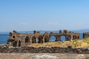 Το Επιβλητικό Κάστρο της Μυτιλήνης! (vid-photo)