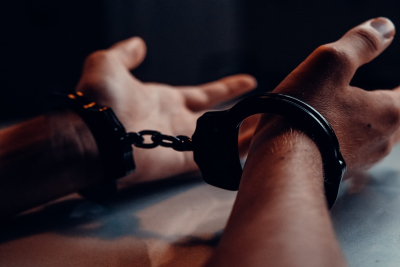 Σύλληψη ατόμου στη Σάμο για εκκρεμή καταδικαστική απόφαση
