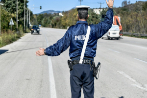 Βροχή τα πρόστιμα για κράνος στα νησιά του Αιγαίου – 71 παραβάσεις σε μία εβδομάδα!