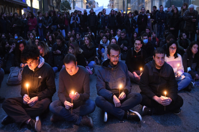 Λήμνος: Σιωπηρή διαμαρτυρία στην Πλατεία Υψιπύλης για τα Τέμπη