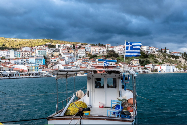 Τουρκάλα πήγε με γρήγορη βίζα στη Σάμο: Η αναμονή, τα προβλήματα και η σύγκριση διακοπών σε Ελλάδα και Τουρκία