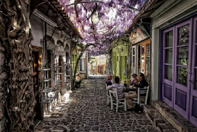 Στην Ελλάδα το πιο όμορφο σοκάκι του κόσμου, είναι στον Μόλυβο της Λέσβου!