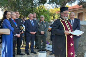 Συγκίνηση στα Ψαρά: Φιλέλληνες απ’ όλο τον κόσμο τίμησαν τον Κανάρη και τους ήρωες του νησιού!