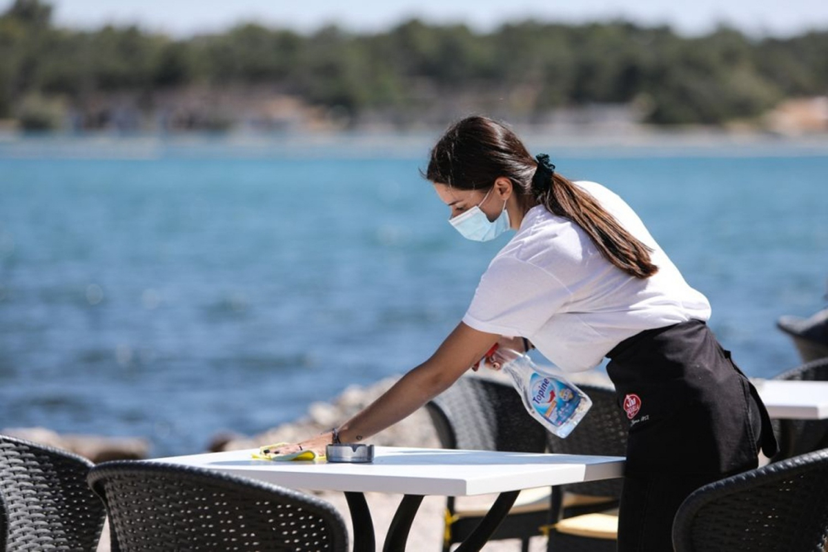 Από τώρα αναζητούν υπαλλήλους για την επόμενη τουριστική σεζόν!!