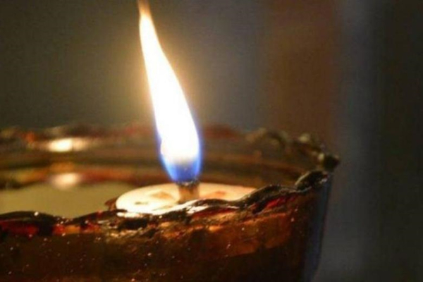Λέσβος: Φωτιά σε σπίτι στον Πολιχνίτο από Καντήλι
