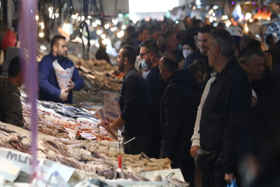 Καθαρά Δευτέρα: Πώς θα λειτουργήσουν τα μαγαζιά, κλειστά τα σούπερ μάρκετ