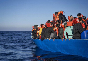 Διάσωση 17 ναυαγών αλλοδαπών στα ανοικτά της Λέσβου – Ανασύρθηκε νεκρή μία γυναίκα