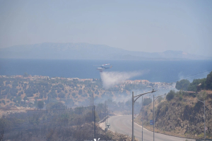Χίος Φωτια: Σε τρία μέτωπα η φωτιά – Εκκενώθηκαν περιοχές