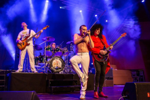Οι Queen επιστρέφουν… στη Μυτιλήνη! Και σε θέλουν μπροστά στη σκηνή!