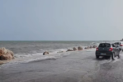 Ένα με τη θάλασσα παραλιακοί δρόμοι στη Χίο (vid)