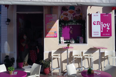 Ερημώνει η Προκυμαία της Μυτιλήνης...Άλλο ένα μαγαζί έκλεισε σήμερα
