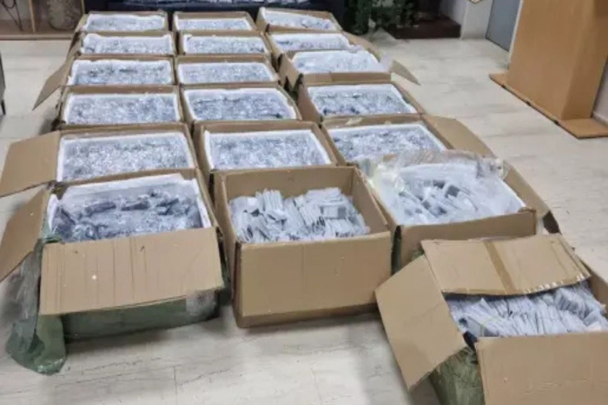 Χίος: Στη φυλακή οι 2 Τούρκοι που συνελήφθησαν με 12.500 κινητά τηλέφωνα