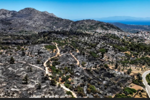 Συγκλονιστικές εικόνες καταστροφής της Χίου από ψηλά μετά τη φωτιά (Βίντεο Drone)