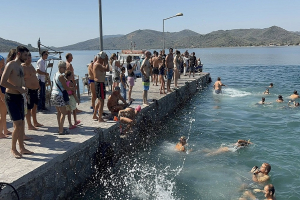 Λέσβος: Ο 14ος Διάπλους Έγραψε Ιστορία 89 Κολυμβητές από 10 έως 78 Ετών (pics)