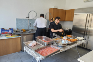 Γαστρονομική αναγέννηση στα Ψαρά – Μεγάλη δωρεά μεταμορφώνει τον «ΞΕΝΩΝΑ»